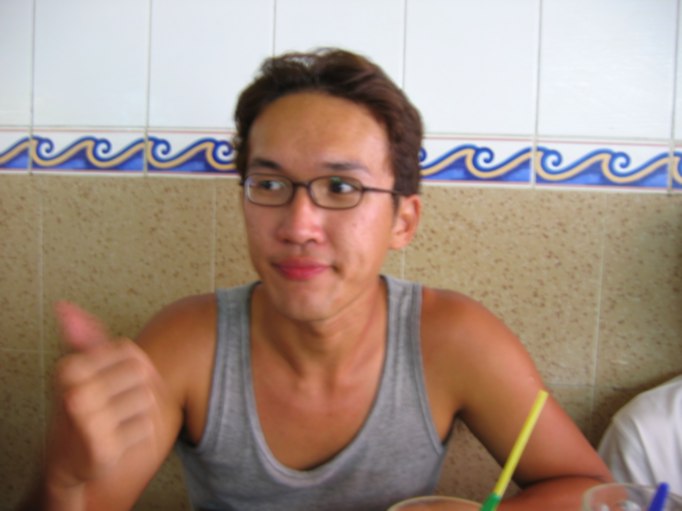 justin_at_changi_v.jpg
